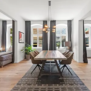 Apartment The Strassburger, Stylish 3 Bedroom In Downtown