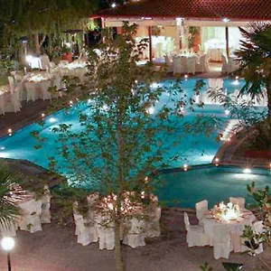 Hotel Four Seasons Trílofon